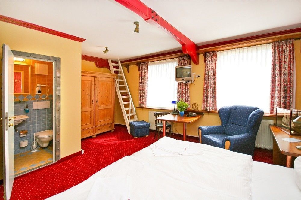 Hotel Nautilus Путбус Экстерьер фото